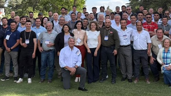 Aviagen y Globoaves forman equipo para apoyar a los productores avícolas en Argentina