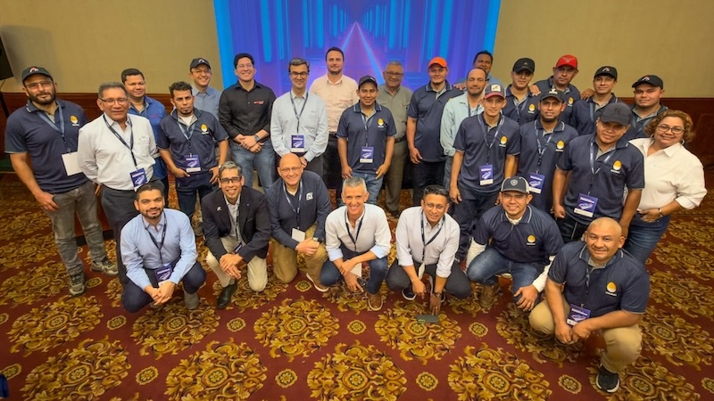 Participants with Kikiriki at the Aviagen CSF event Participants with Kikiriki at the Aviagen CSF event